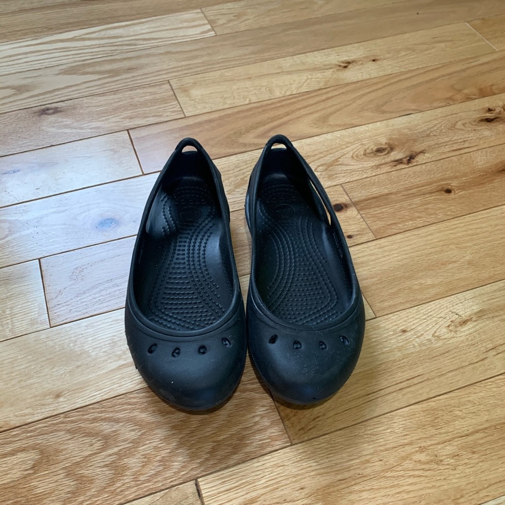 Croc flats